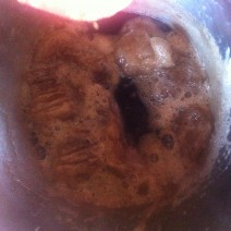 Sæbemassen blev tilsidst mørk og skummende og måtte smides ud..